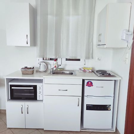 Vythos Apartment Adamantas  Bagian luar foto