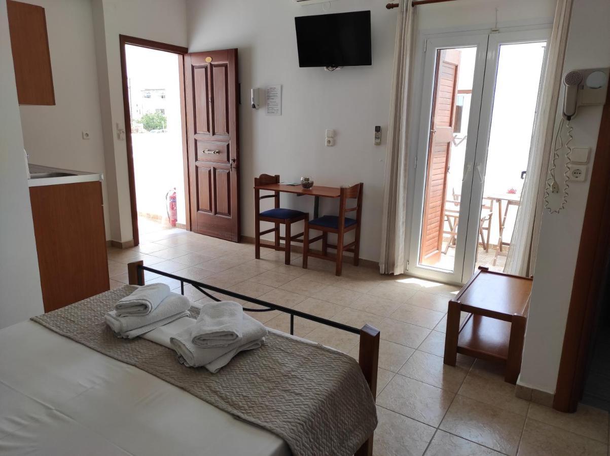 Vythos Apartment Adamantas  Bagian luar foto