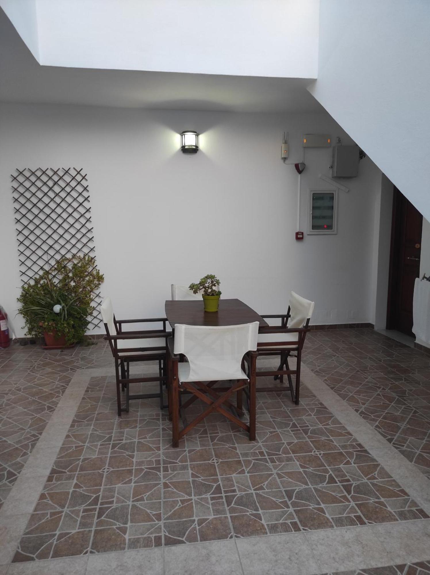 Vythos Apartment Adamantas  Bagian luar foto