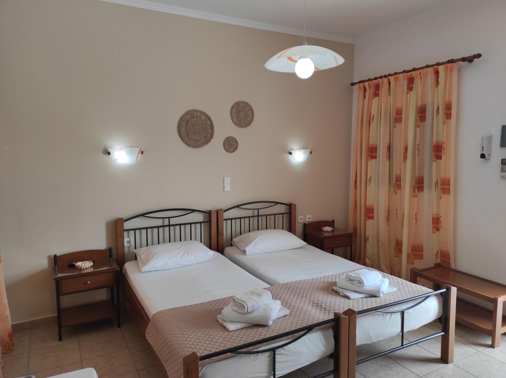 Vythos Apartment Adamantas  Bagian luar foto