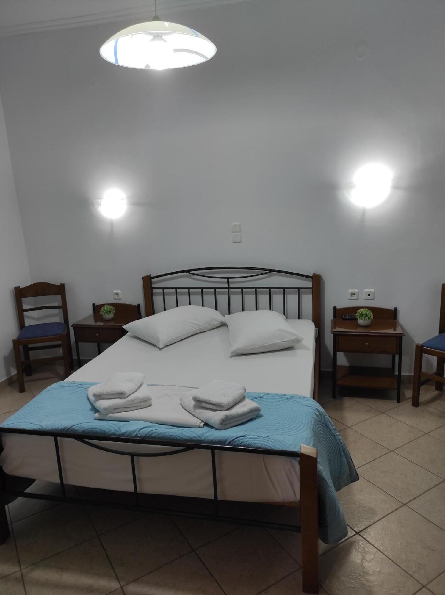 Vythos Apartment Adamantas  Bagian luar foto