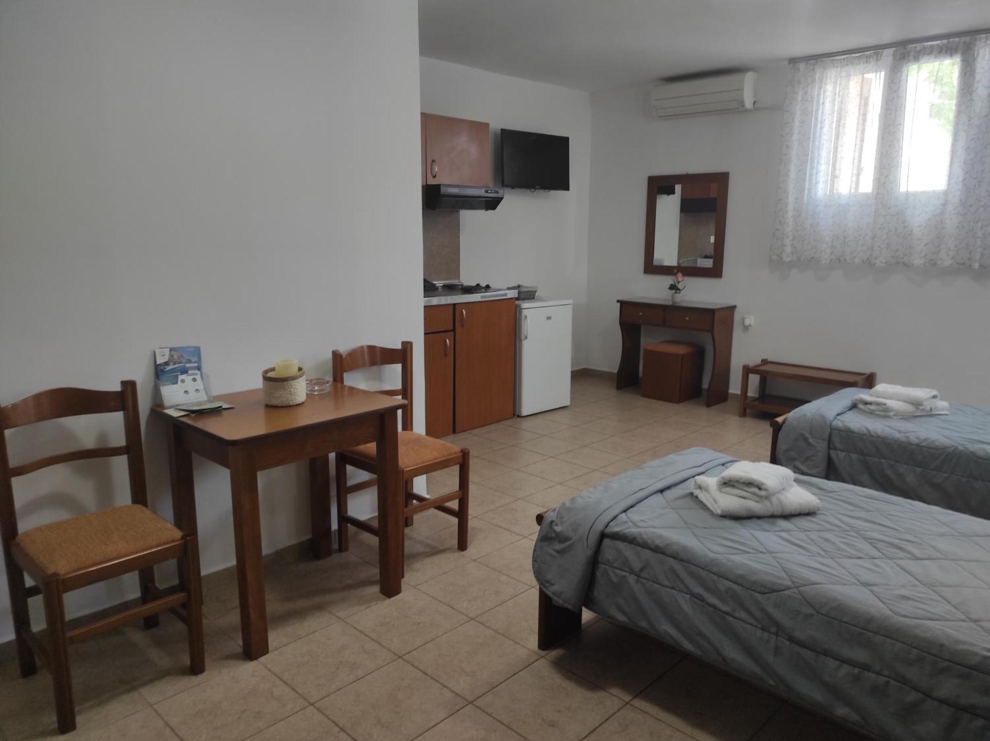 Vythos Apartment Adamantas  Bagian luar foto