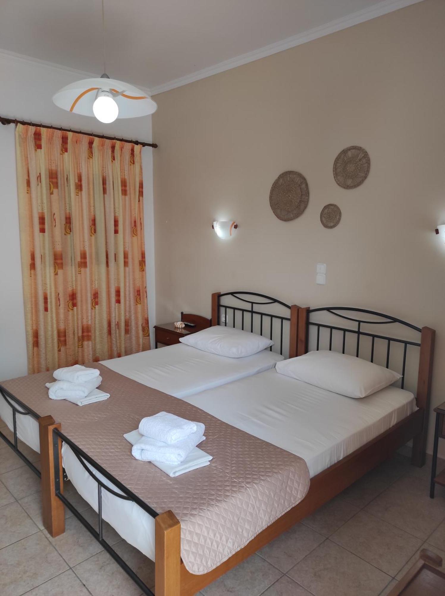 Vythos Apartment Adamantas  Bagian luar foto