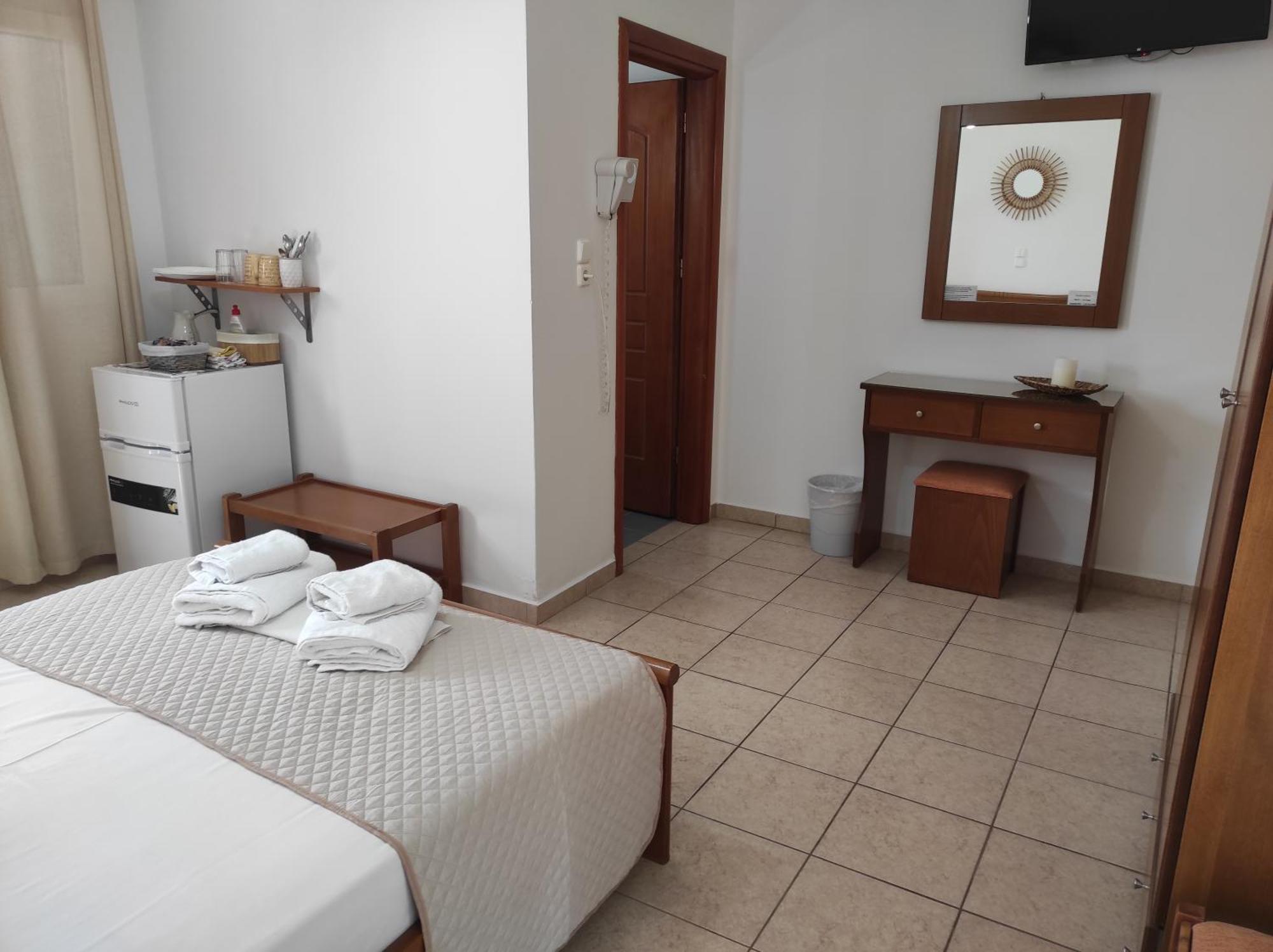 Vythos Apartment Adamantas  Bagian luar foto
