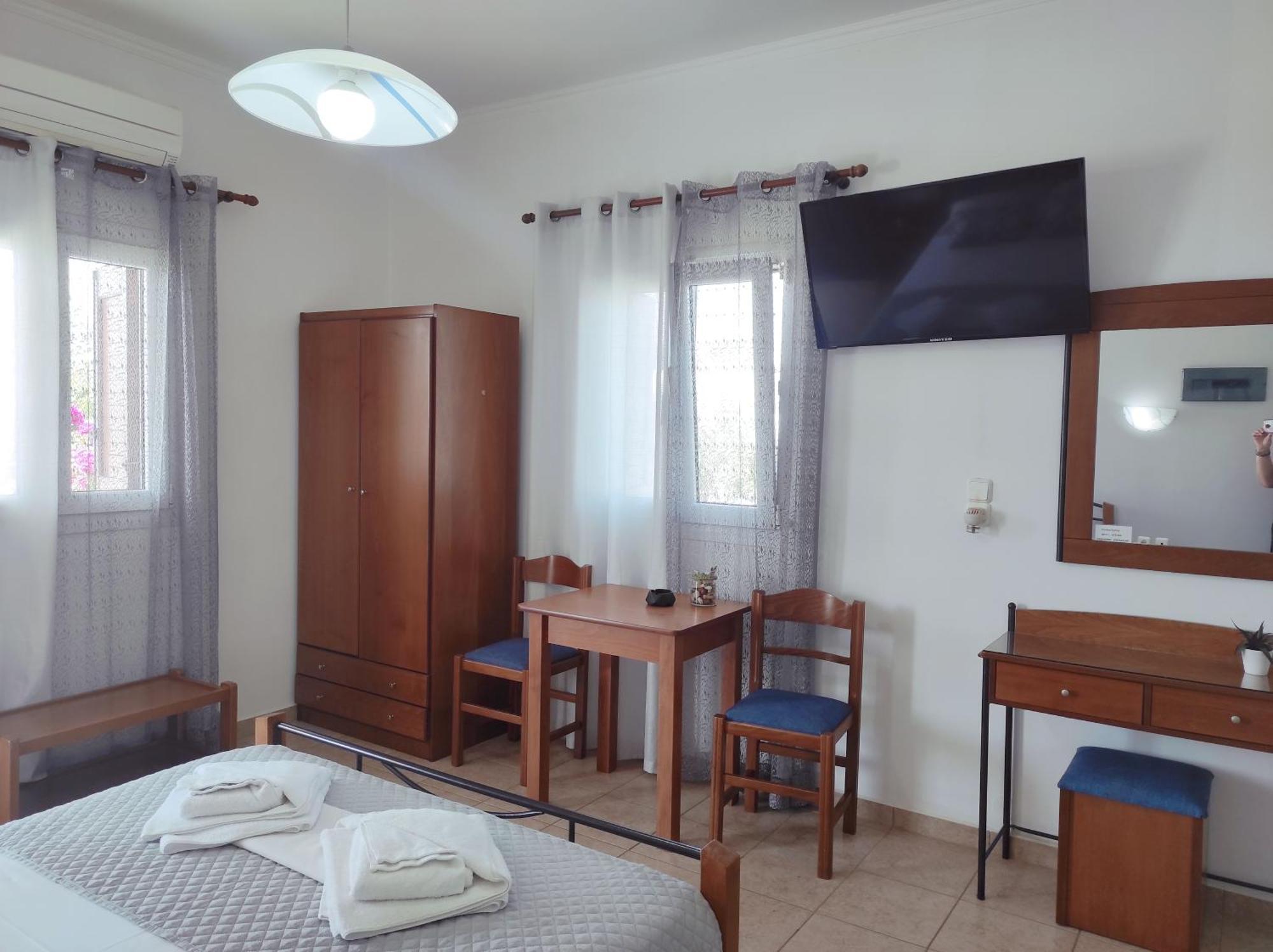 Vythos Apartment Adamantas  Bagian luar foto