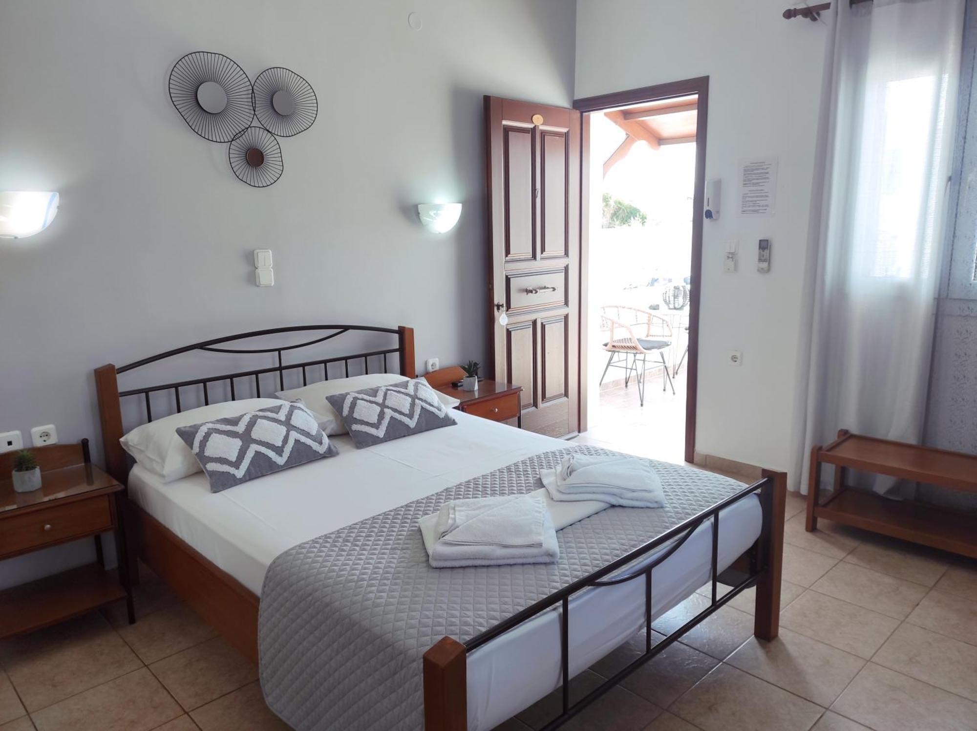 Vythos Apartment Adamantas  Bagian luar foto