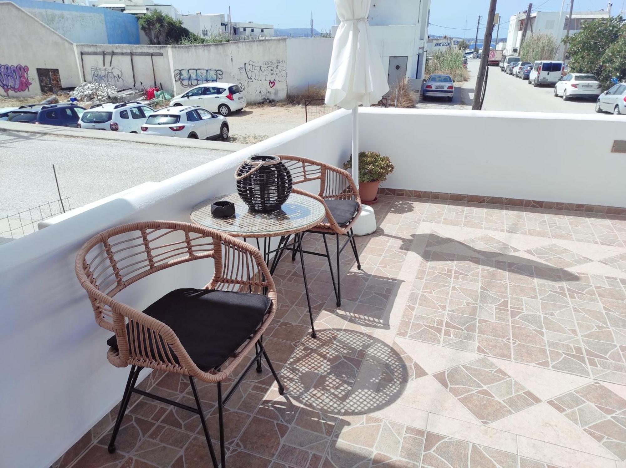 Vythos Apartment Adamantas  Bagian luar foto
